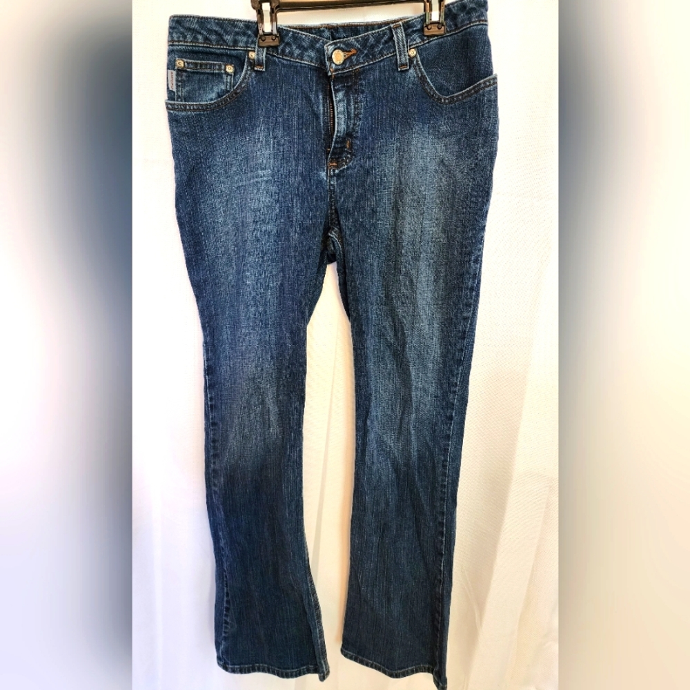 Women's Carharrt Jeans. Dark blue. Size 12×32.